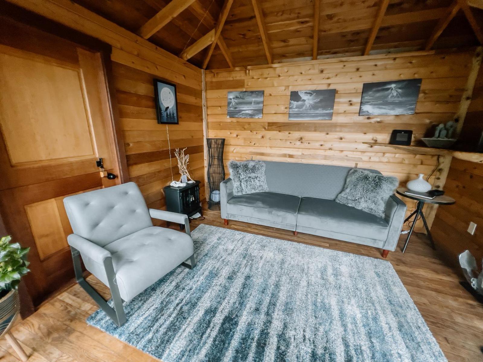 Lunar Cove Inn Charters And Tours Tofino Esterno foto